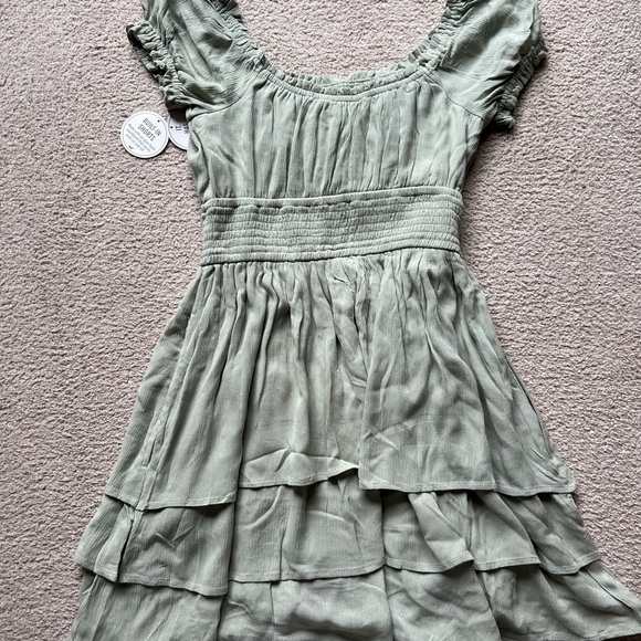 Hollister Saidie On Off Shoulder Tiered Sundress Dress Skort Sage Green Ruffle M - Picture 9 of 14